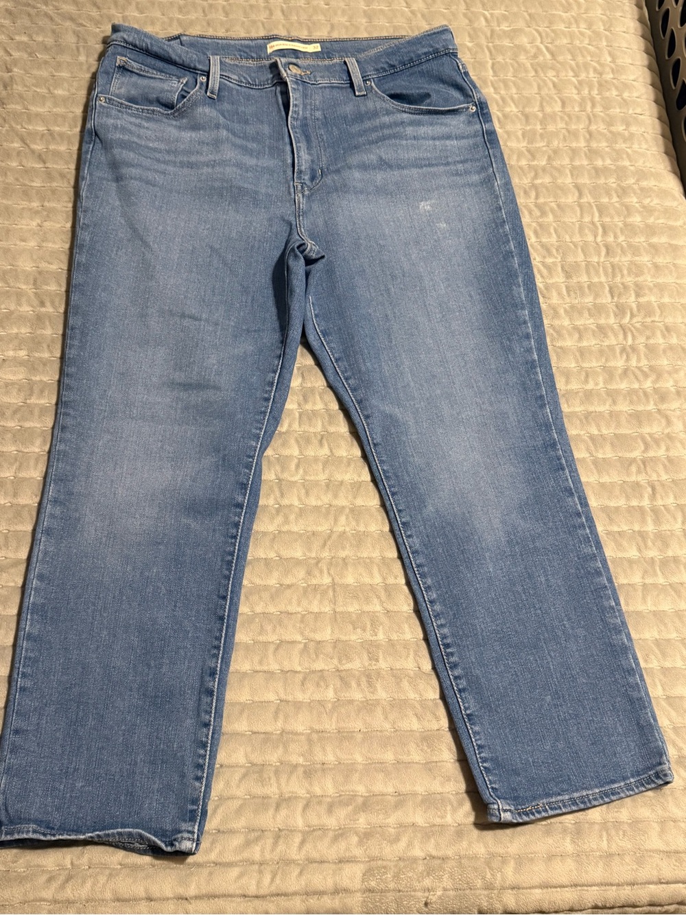 Levi’s 724 High Rise Straight Crop- Light Blue Straight-Leg Jeans